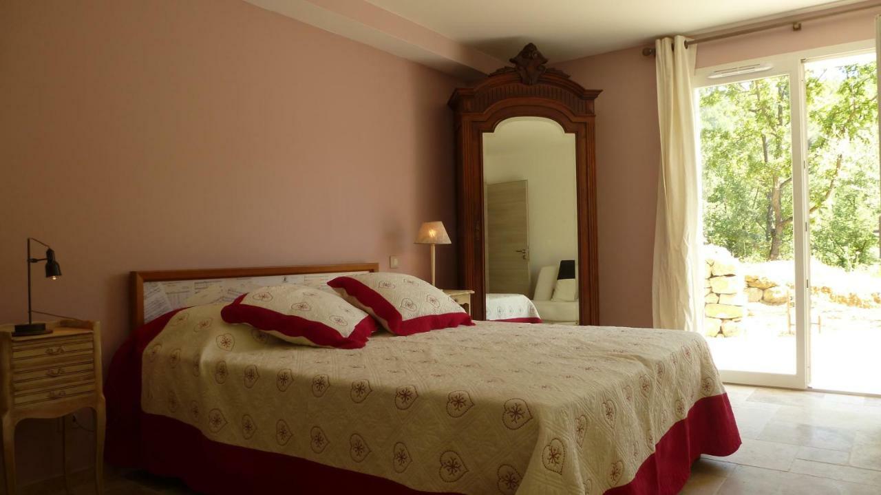 Le Vallon Des Oliviers Bed and Breakfast Montauroux Εξωτερικό φωτογραφία